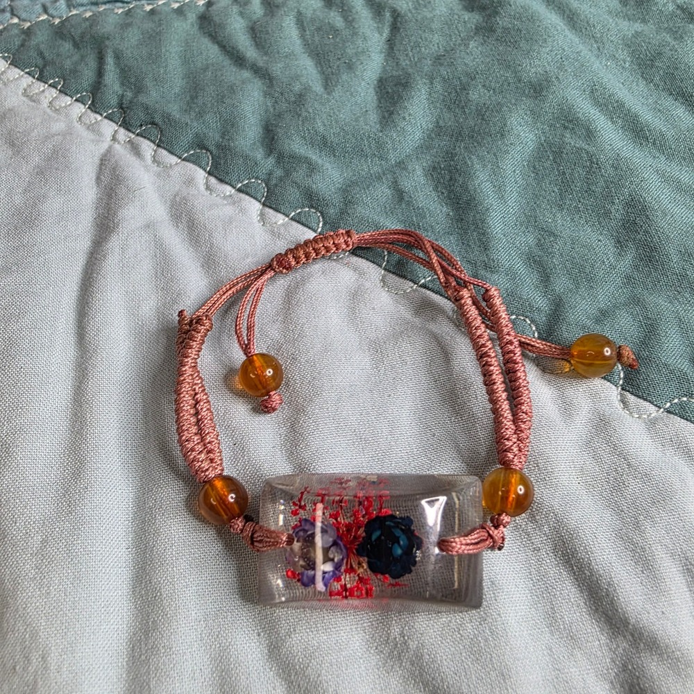 Handmade Resin Dried Flower Macrame Sliding Knot Bracelet Pink Amber